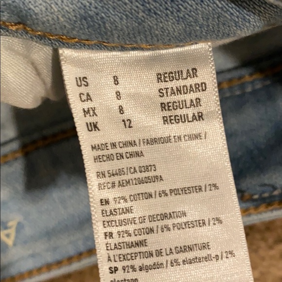 Women’s size 8 American Eagle distressed jeans - Picture 3 of 4